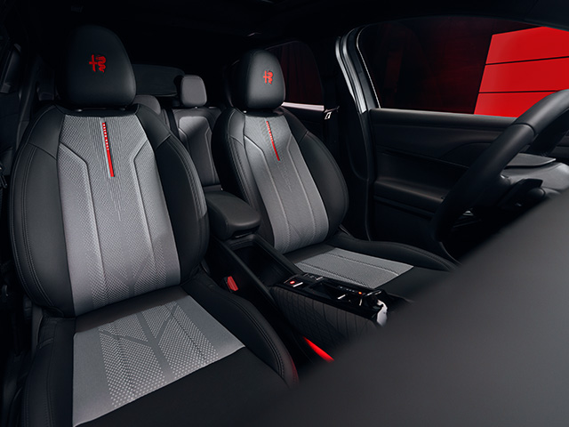 Exclusive Luna Rossa seats