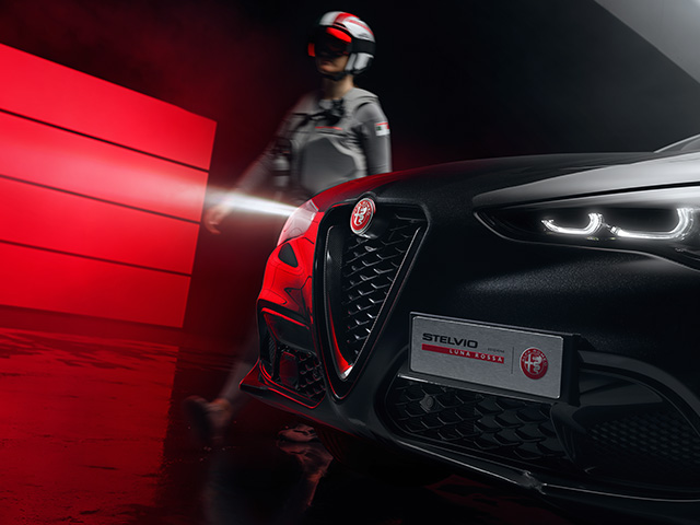 Carbon "Scudetto" V-Shield and Red Alfa Romeo logo