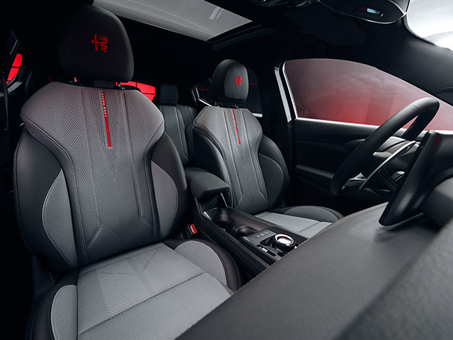 Exclusive Luna Rossa seats